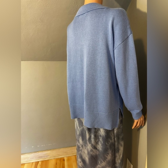 Life is Good Collared V-Neck Sweater Blue Daisy Graphic Pullover Size Medium NWT - Picture 6 of 6